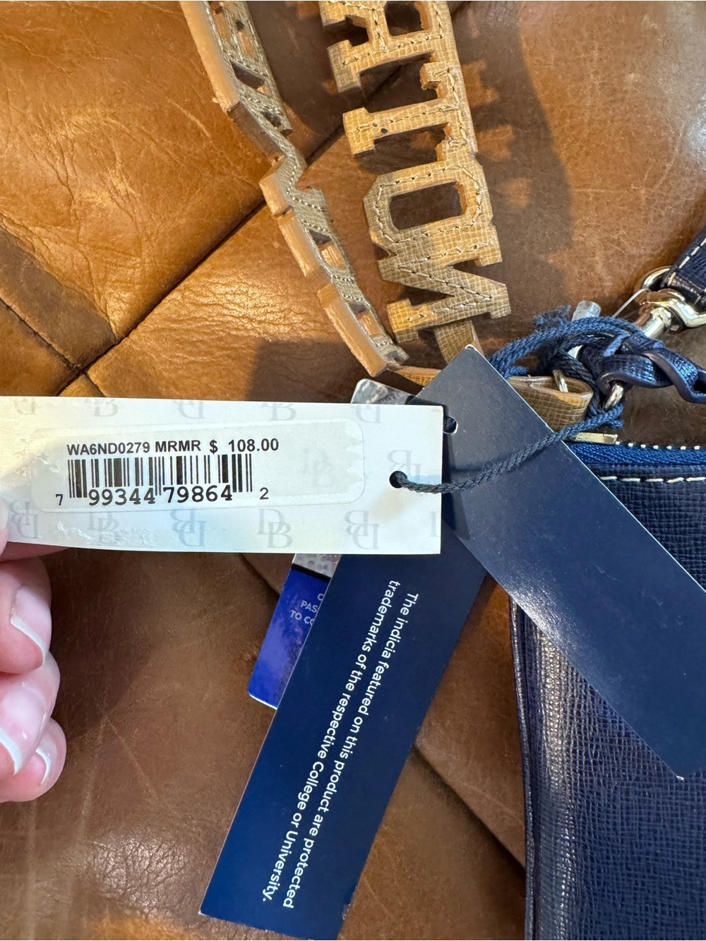 Dooney and Bourke clutch/purse/wallet NWT - Picture 7 of 8